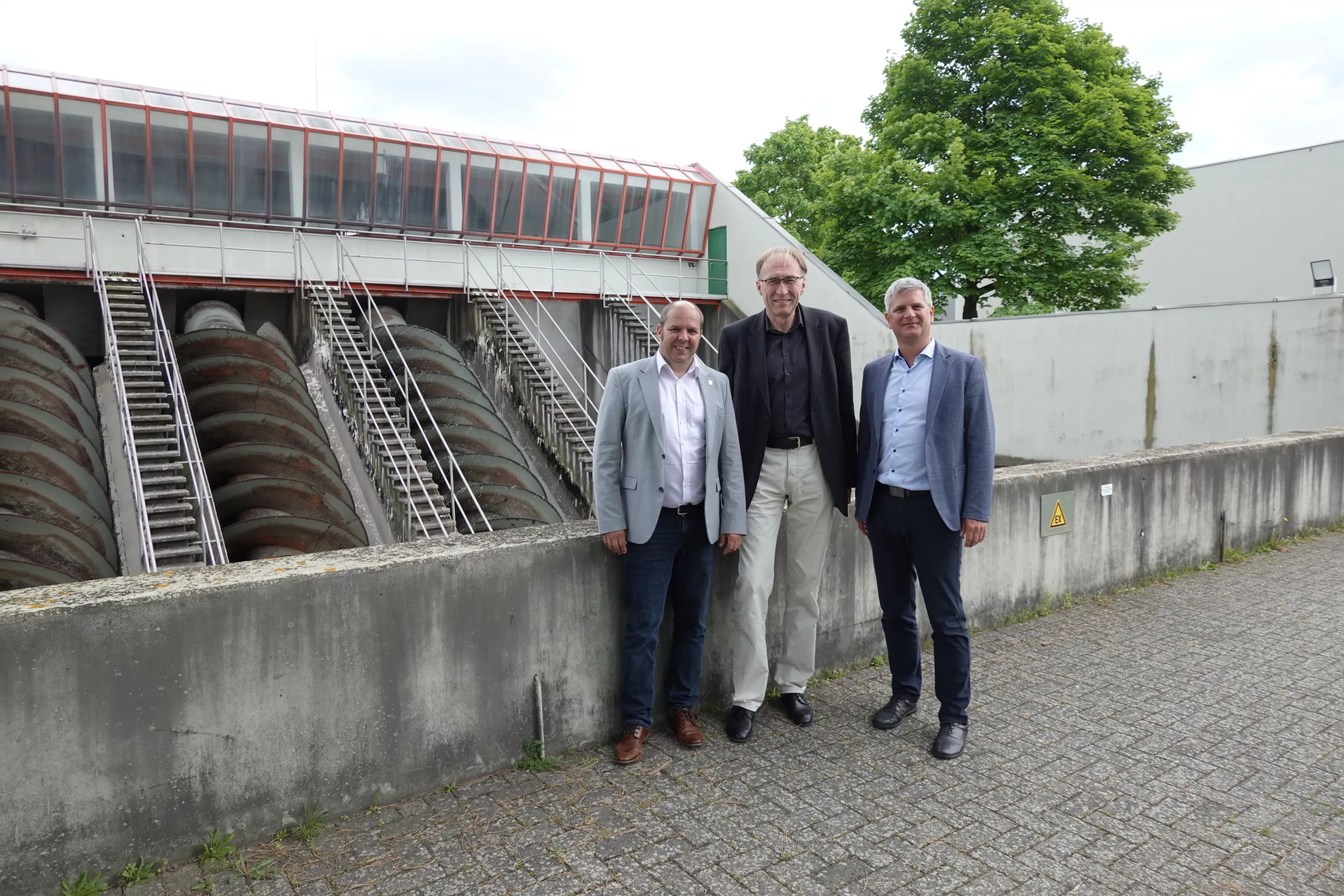 Von links:Martin Haag, Britta Dohmen,Mirco Ebeling, Geschäftsführer des AZV, und Andreas Bechtold.